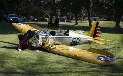 O avião que pilotava o ator, depois do acidente.
