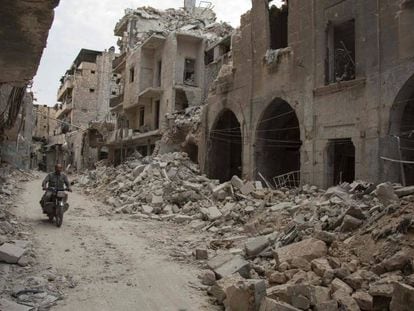 Ruínas de um dos bairros de Aleppo mais atingidos pela guerra síria.