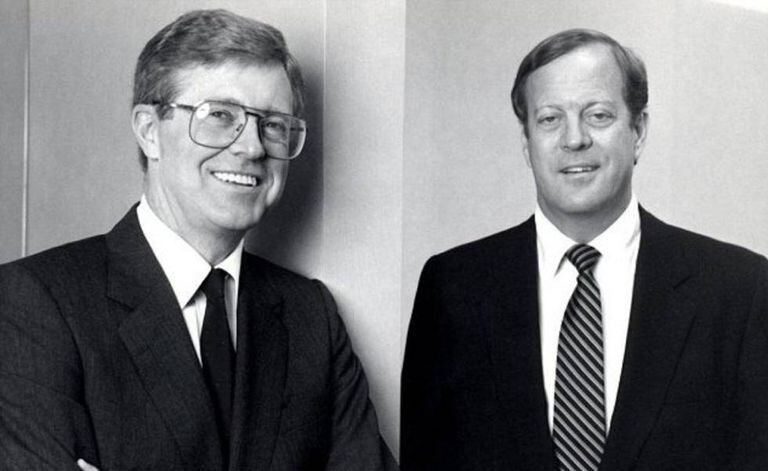 Os irmãos Charles (esquerda) e David Koch, em 1970.