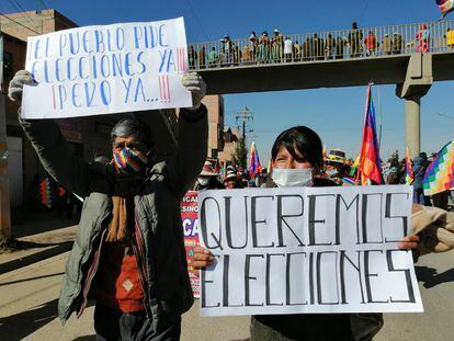 Simpatizantes do Movimento ao Socialismo (MAS), partido do ex-presidente Evo Morales, exigem a realização de eleições, nesta terça-feira.