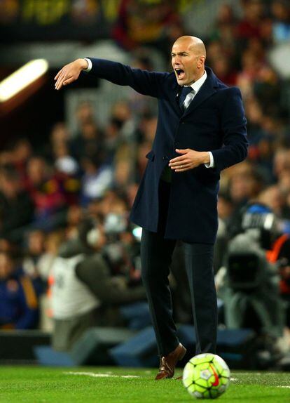 Em sua primeira visita ao Camp Nou como técnico, em 2 de abril, Zidane conseguiu uma vitória. O Real Madrid virou o jogo e ganhou por 2-1. Não havia muita coisa em disputa, mas as 12 vitórias seguidas do conjunto branco na segunda etapa do Espanhol obrigaram o Barcelona a lutar até o final.