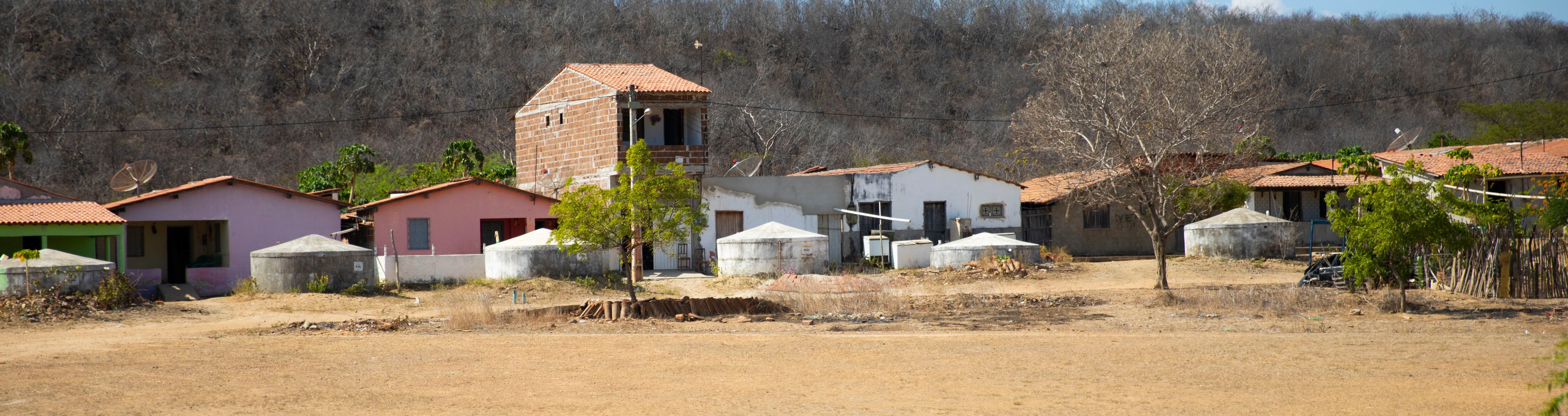 Cisternas em uma comunidade de Senador Pompeu, no Ceará.