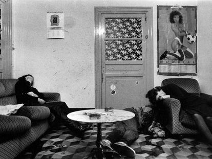 ‘Assassinato num prostíbulo’ (Palermo, 1985), uma das fotografias de Letizia Battaglia.