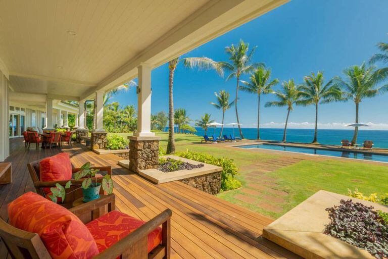 Varanda da casa de Greg Glassman, criador da marca CrossFit, no Havaí, com vista para o oceano Pacífico.