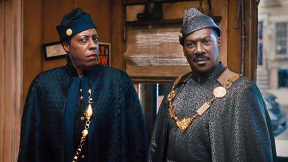 Arsenio Hall e Eddie Murphy em ‘Um Príncipe em Nova York 2’.