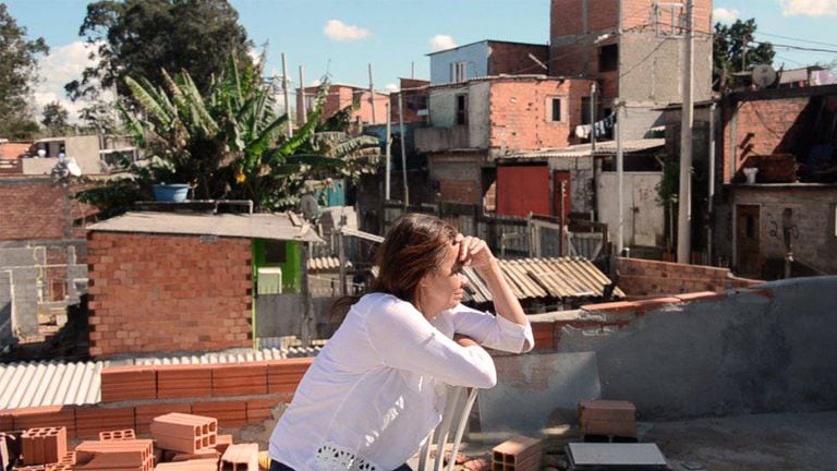 Lia, líder da Vila Nova Esperança.