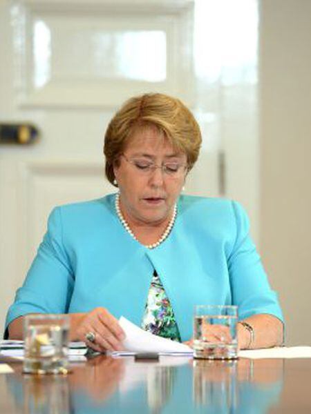 Bachelet durante sua reunião com o ministro de Fazenda.