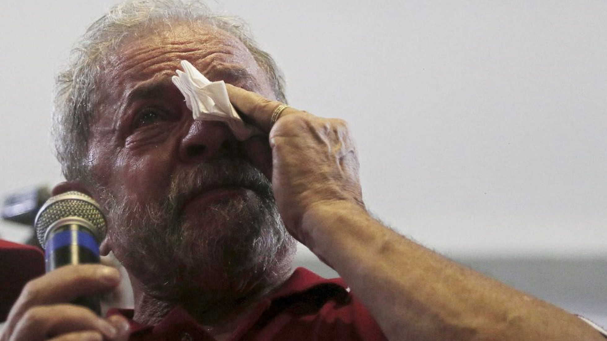 Lula é cristão, nunca fechou nem vai fechar igrejas - Lula