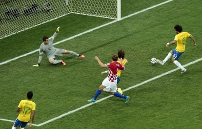 Marcelo marca no próprio gol.