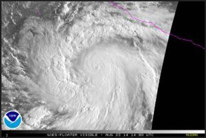 Imagens do furacão Marie.