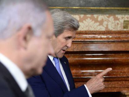 Netanyahu (esquerda) e o secretário de Estado norte-americano, John Kerry, em Roma.