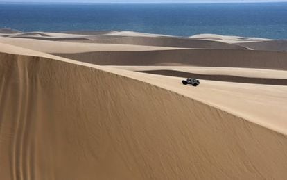 Roteiro off road pelas dunas do deserto de Namib, na Namíbia.