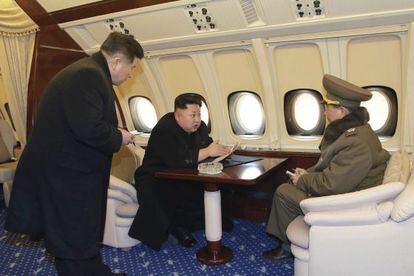 O líder norte-coreano, Kim Jong-un, em seu avião particular.