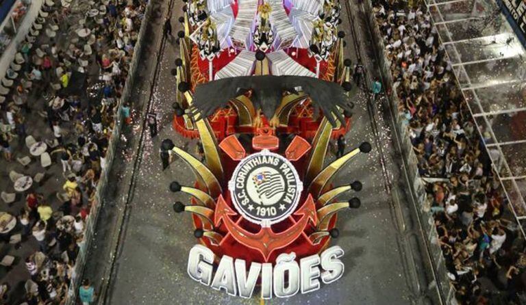 Desfile da Gaviões da Fiel em 2016.