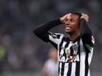 (FILES) In this file picture taken on August 9, 2017 Brazilian footballer Robinho gestures as he plays for Brazil's Atletico Mineiro during a 2017 Copa Libertadores match against Bolivia's Wilstermann at Mineirao stadium, in Belo Horizonte, Brazil. - The signing of Robinho, currently a fugitive from Italian justice after having been condemned to jail for rape in Italy in 2017, by his boyhood club Santos in October 2020 has brought to light once more how the country turns a blind eye to violence against women. The list of footballers who continued playing despite accusations or convictions for violence against women is extensive in Brazil, which seldom closes its doors to aggressors. (Photo by DOUGLAS MAGNO / AFP)