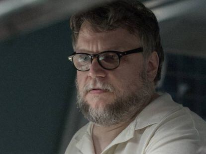 O diretor Guillermo del Toro, na filmagem de ' A Forma da Água'