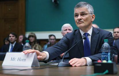 O chefe da Volkswagen nos EUA no Congresso.