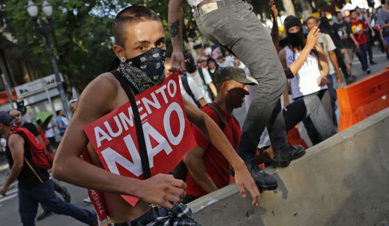 Manifestante durante protesto na última sexta-feira.