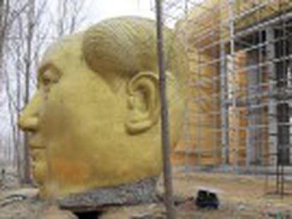 A gigantesca estátua do “Grande Timoneiro” vinha sendo erguida em uma área rural chinesa “sem as autorizações necessárias”
