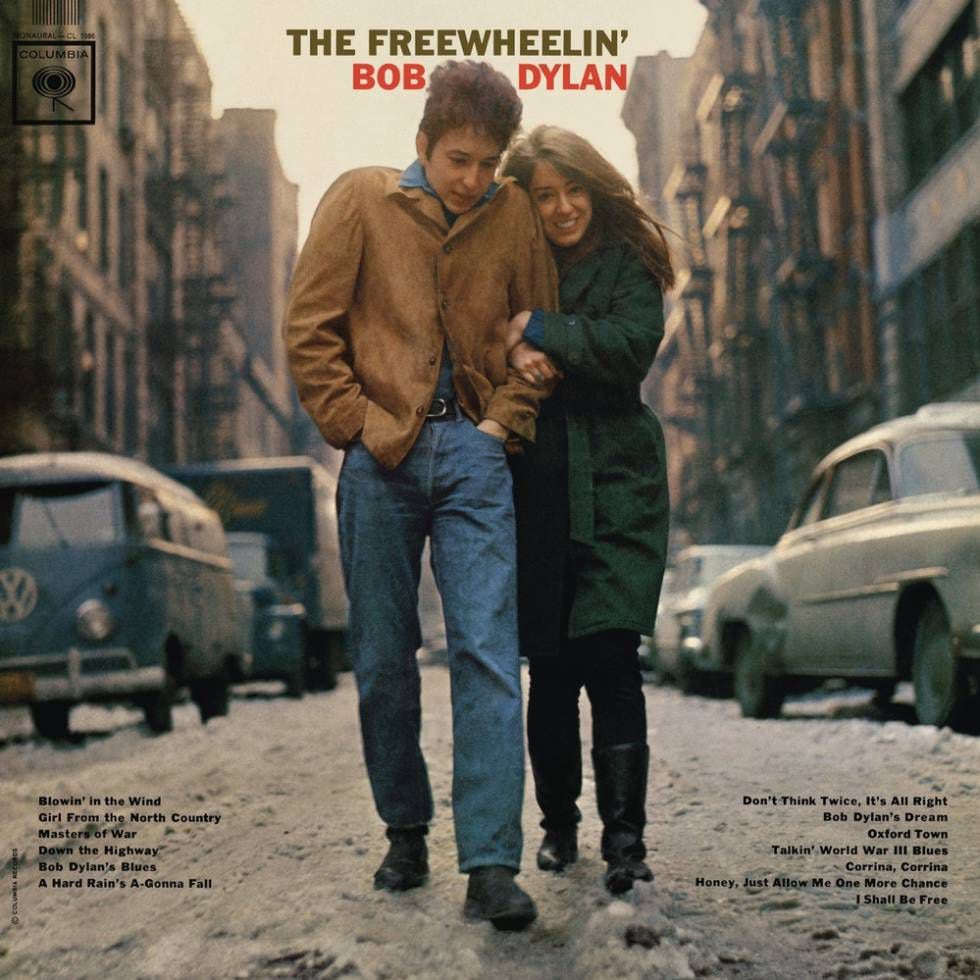 ‘The Freewheelin’ (1963) é o segundo disco de Dylan. Começa com ‘Blowin’ in the wind’ e traz canções como a cálida e emocionante ‘Don’t think twice, it’allright’. Na capa, o cantor e compositor aparece com Suze Rotolo – falecida em 2011: uma artista norte-americana com quem esteve de 1961 a 1964.