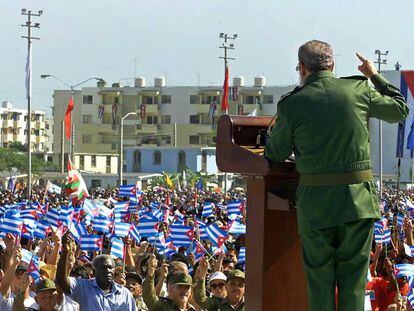 Fidel discursa em Havana, em 2000