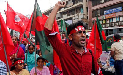 Manifestação de trabalhadores em Bangladesh nesta quarta-feira 