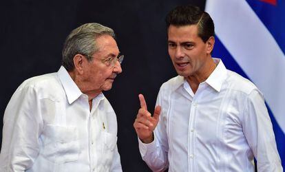 Peña Nieto recebe Raúl Castro em Mérida.