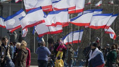 Manifestação pró-Rússia em Simferopol, na véspera do referendo.