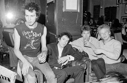 Sid Vicious, Johnny Rotten, Steve Jones e Paul Cook, os Sex Pistols, em 1977. 