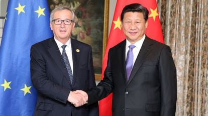O presidente chinês, Xi Jingping, e o presidente da Comissão Europeia, Jean Claude Juncker, na reunião do G20, na Austrália.
