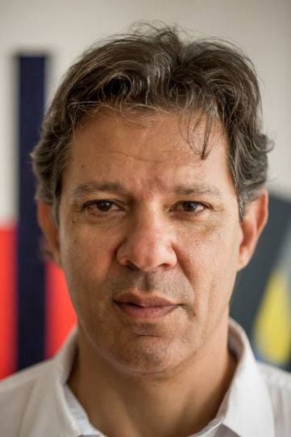 Fernando Haddad em sua casa em São Paulo.