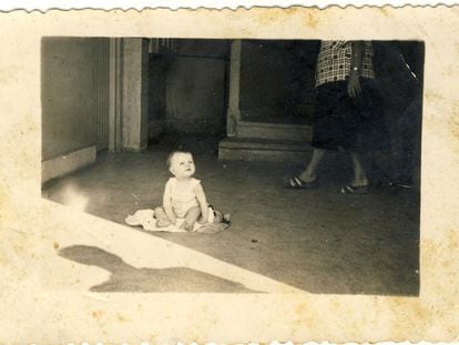 Foto da menina Begoña Urroz Ibarrola, assassinada em 27 de julho de 1960 na estação ferroviária de Amara (San Sebastián, norte da Espanha).