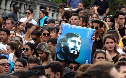 Centenas de jovens se reúnem em Havana para homenagear Fidel