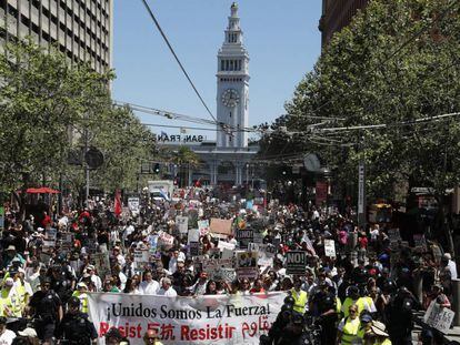 Manifestação do Primeiro de Maio no centro de San Francisco.