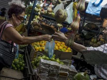 Um mercado popular de Caracas.