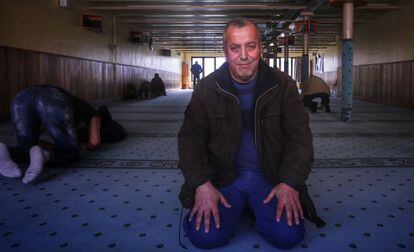 Hocine Benabderrahmane, imã de uma mesquita de Bruxelas.