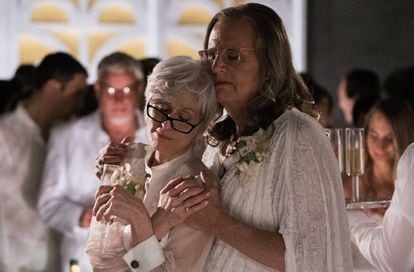 A série de TV ‘Transparent’ narra a vida de uma família após a descoberta de que o pai é uma mulher transexual.