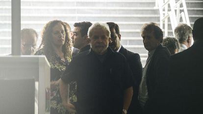 O ex-presidente deixa o aeroporto de Congonhas, em São Paulo.