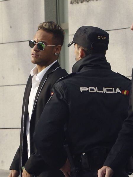 Neymar no tribunal.