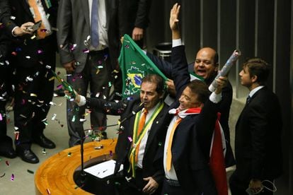 Paulinho da Força e Wladimir Costa durante votação