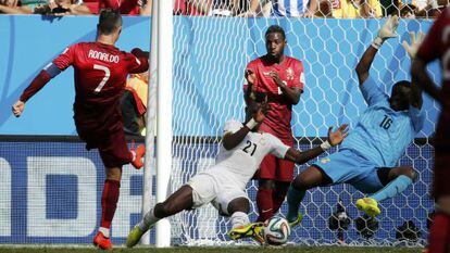 Cristiano marca um gol contra Gana.