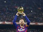 Messi celebra junto a la afición su sexto Balón de Oro.