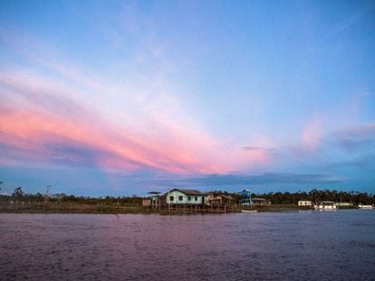 Pôr do sol no rio Xingu, na área da reserva extrativista Verde Para Sempre, no Pará. Imagem de março de 2020.
