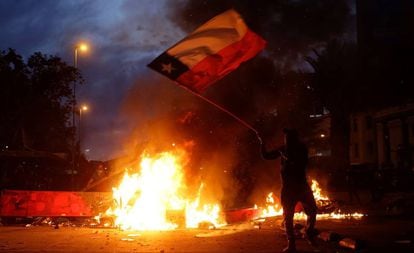Manifestantes protestam no Chile.