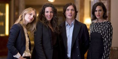 De esquerda a direita, Mélanie Laurent, a diretora Claudia Llosa, Cillian Murphy e Jennifer Connelly, a equipe de 'Não chore, voa'.