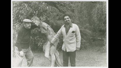Gabriel García Márquez e Pablo Neruda na Normandia, França.