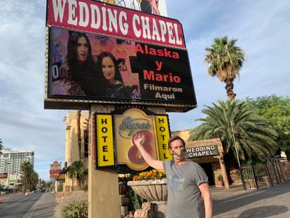 Ron Decar, dono da capela Viva Las Vegas, viu o seu negócio desaparecer de um dia para o outro.
