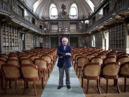 O professor Malaca Casteleiro, na Academia de Ciências de Lisboa.