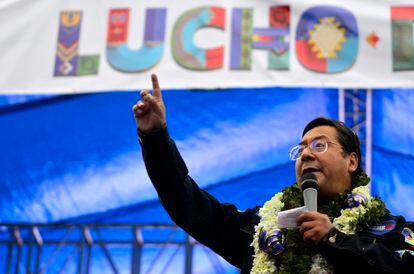 Luis Arce faz campanha pelo MAS na cidade boliviana de El Alto em 14 de outubro de 2020. 