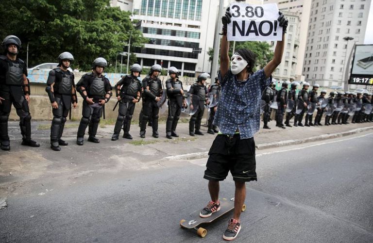 'Mascarado' no ato da última sexta.